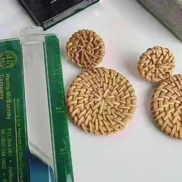 Summer fashion straw earrings tan color - Picture 8 of 9